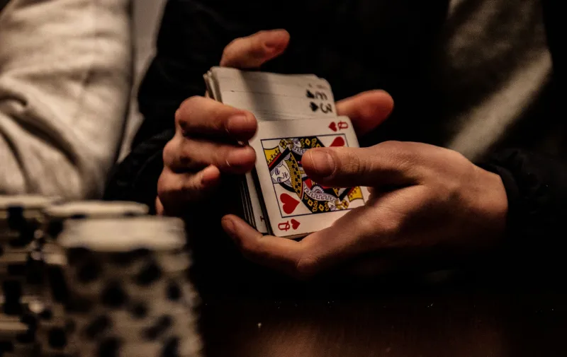 Bluffare con Stile Latino: Cosa Possono Imparare i Giocatori Italiani dal Poker Sudamericano