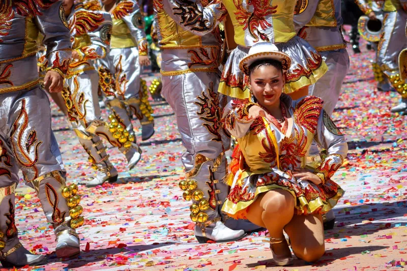 Carnevale, Muertos e Jackpot: Come le Feste Latine Cambiano il Modo in Cui Giochi Online